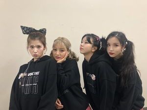 Photo : Sana, Jihyo, Chaeyoung & Mina
