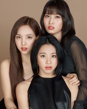 Photo : Nayeon, MoMo and Chaeyoung