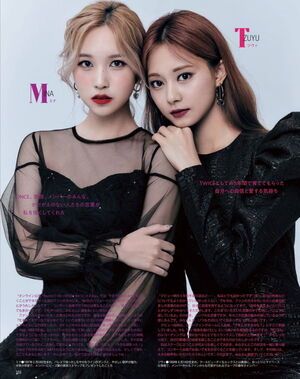 Photo : Mina & Tzuyu