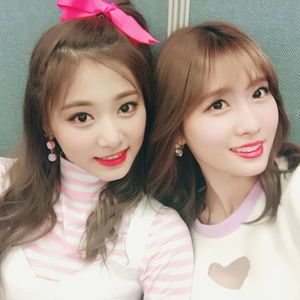 Photo : Tzuyu & Momo