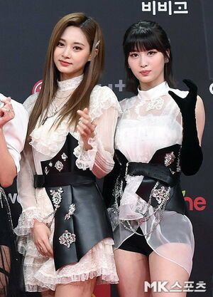 Photo : Tzuyu & Momo