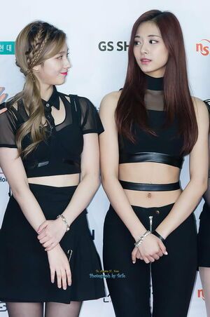 Photo : Sana & Tzuyu