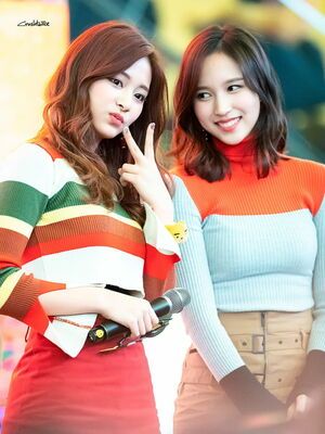 Photo : Tzuyu & Mina