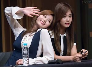 Photo : Sana & Tzuyu
