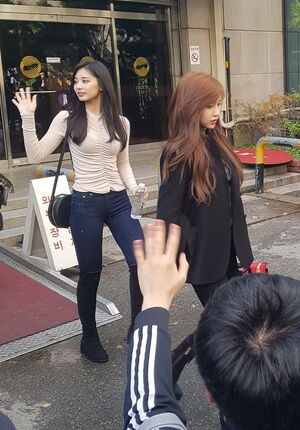Photo : Casual Tzuyu and Mina