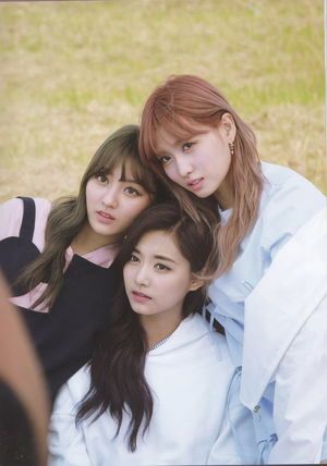 Photo : Jihyo, Tzuyu & Momo