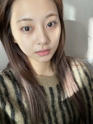 Photo : Tzuyu bubble update