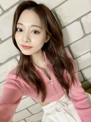 Photo : Tzuyu bubble update 10102021