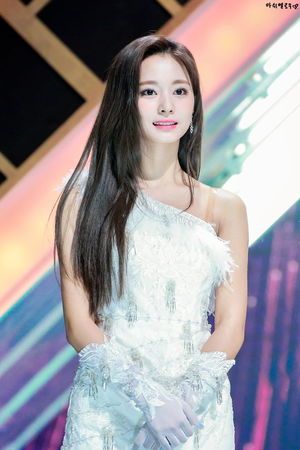 Photo : Stunning Tzuyu