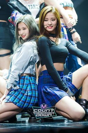 Photo : Sana & Tzuyu