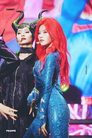 Photo : Sana & Tzuyu