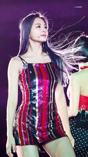 Photo : Legendary Chou Tzuyu