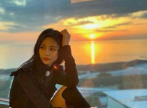 Photo : Tzuyu as your girlfriend