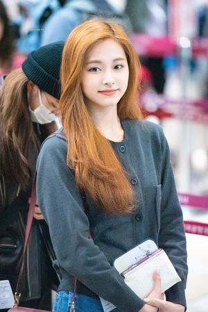 Photo : Happy Tzuyu Day!
