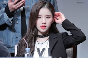 Photo : Heejin