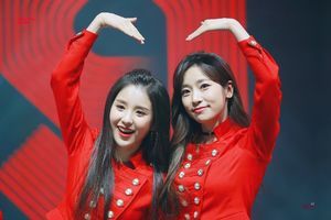 Photo : SoRi & Heejin