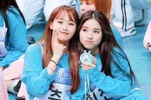 Photo : Chuu & Heejin